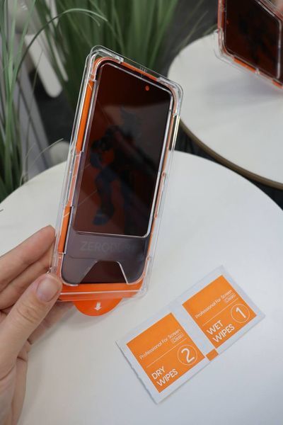 Захисне скло ZERODUST Privacy with Applicator iPhone 17/18 Pro Max 4231530000000 фото
